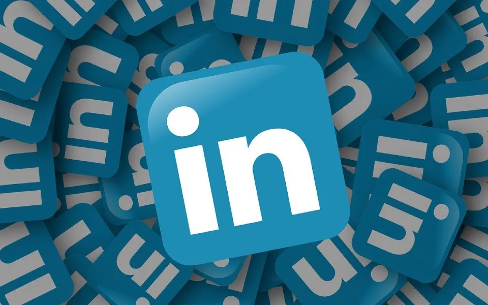 Ztráta práce už není tabu: Lidé na síti LinkedIn hrdě hlásí, že zoufale hledají práci