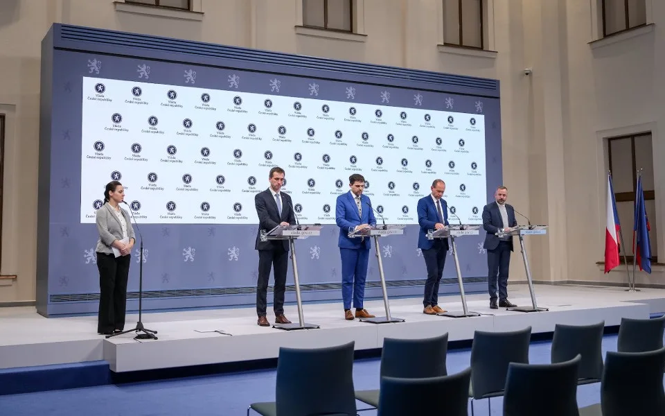 Česko usiluje o revizi zelené politiky EU a odklad emisních povolenek