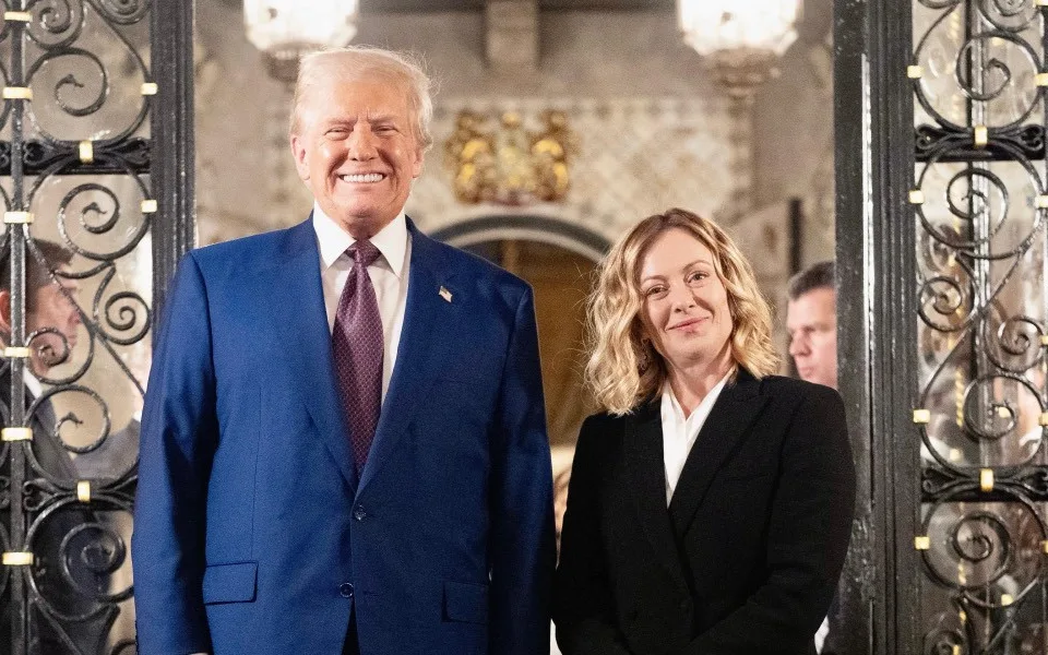 Italská premiérka Giorgia Meloni se 4. ledna setkala s Donaldem Trumpem během neohlášené návštěvy Floridy