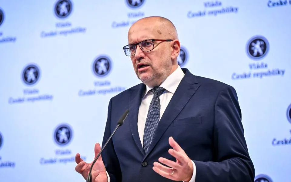 Destabilizace škol: Kritika financování nepedagogických pracovníků a vařečková výzva