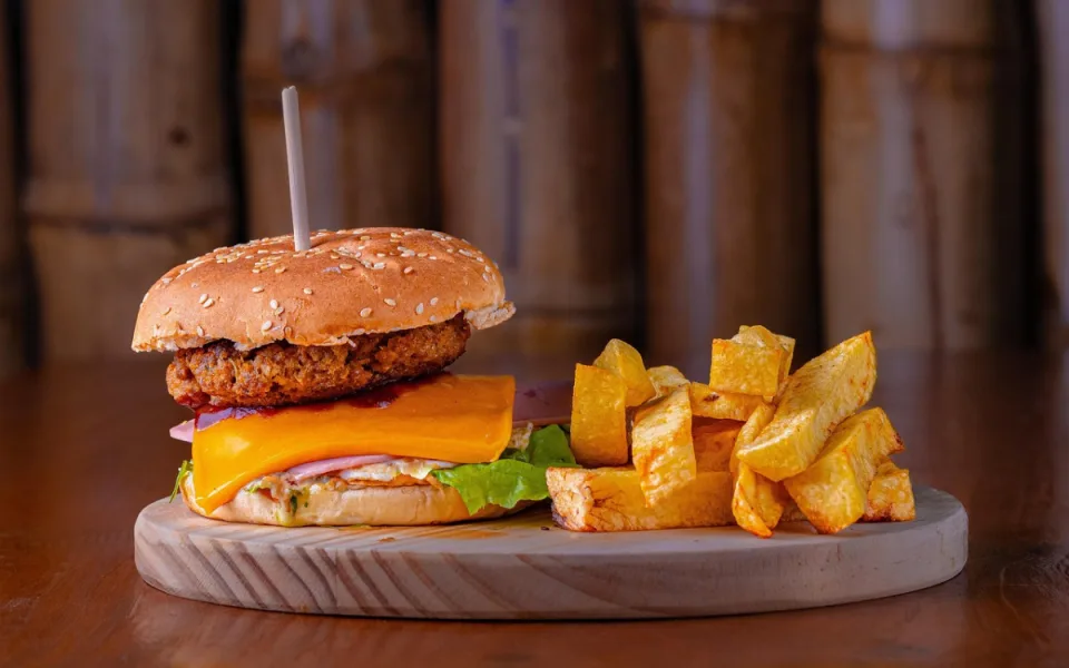 Burger na splátky? Američané si budou moci objednat jídlo a zaplatit později