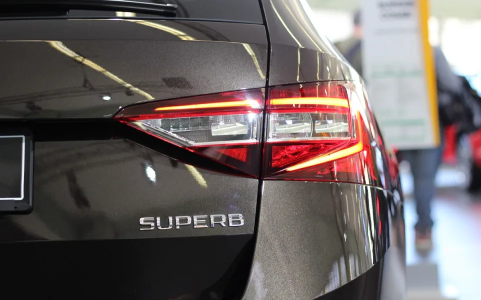 Motorová vozidla a elektrická zařízení: hlavní tahouni českého vývozu v únoru
