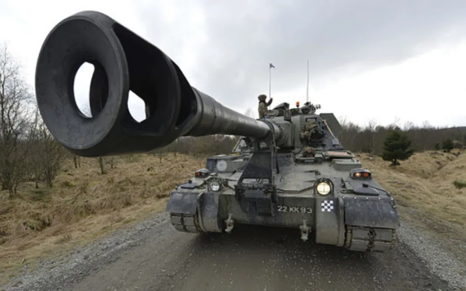 Konec AS-90 v Británii. Celý arzenál získala Ukrajina