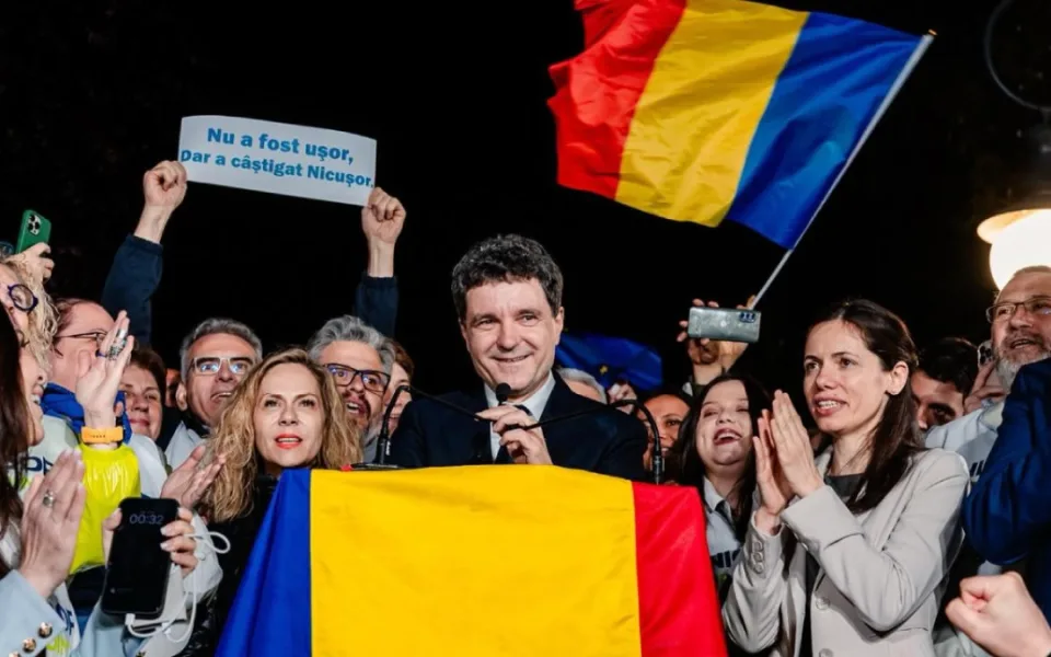 Rumunsko má nového prezidenta: Překvapivé vítězství proevropského centristy