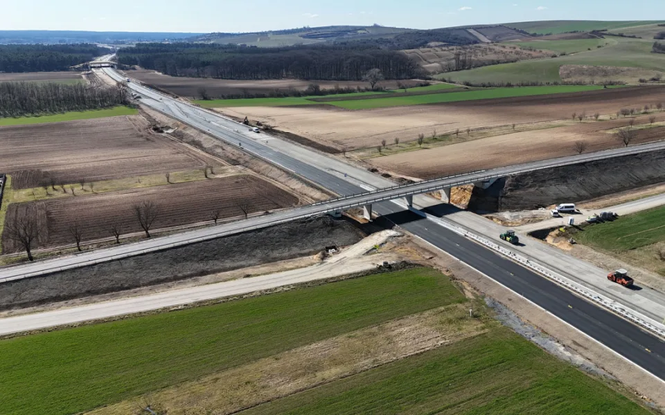 Silničáři plně zprovoznili dálnici D55 do Bzence. Řidiči projedou ve čtyřech pruzích