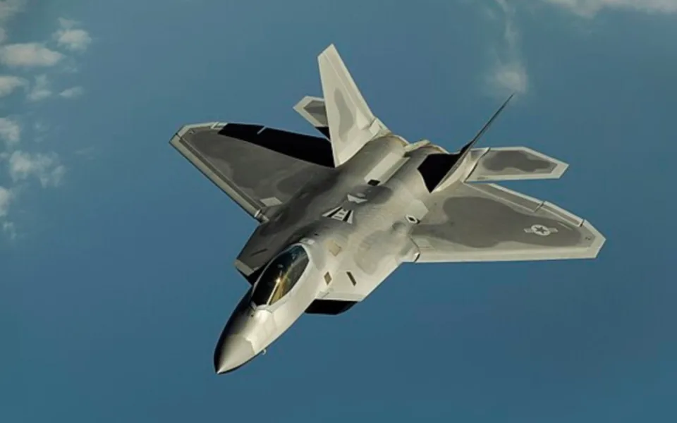 Tajemství AMRAAM: Nejdelší výstřel z F-22 v historii