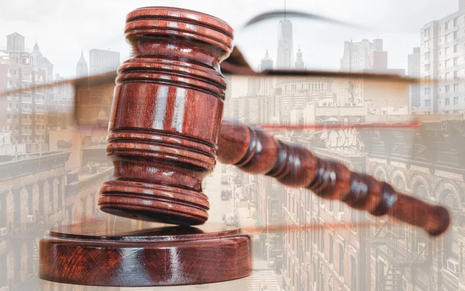 Ústavní soud zrušil zmrazení platů soudců pro rok 2025