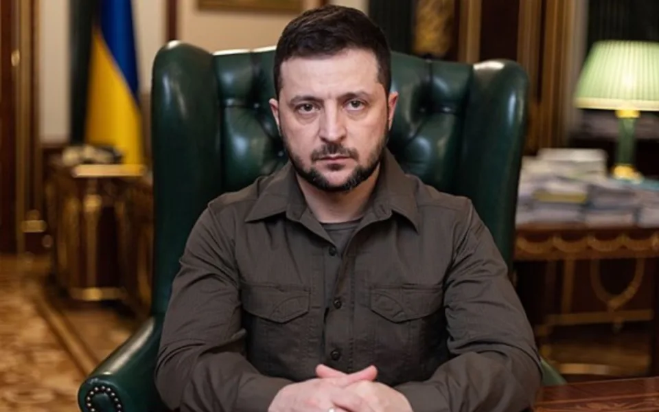 Ukrajina odráží Rusko z 40 % vlastními zbraněmi, říká Zelenskyj