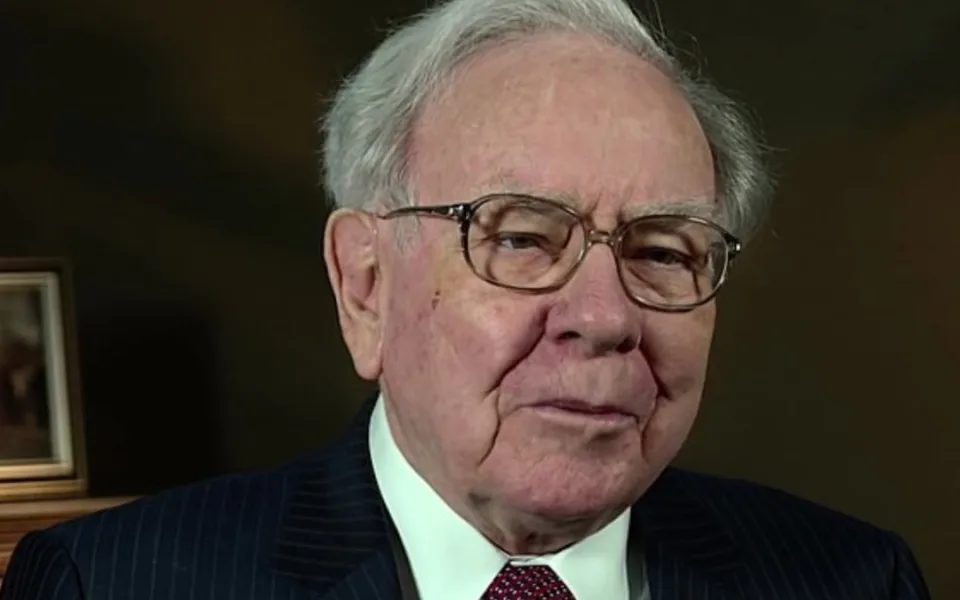 Buffettovo impérium přetéká penězi. Berkshire má 381 miliard dolarů v hotovosti