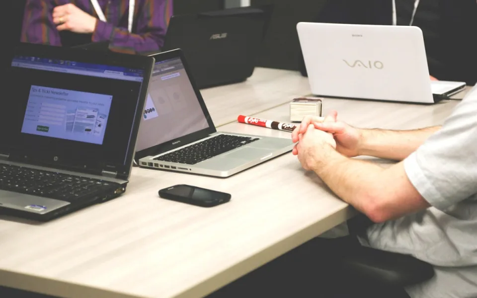 Český fintech brzdí regulace a nedostatek kapitálu
