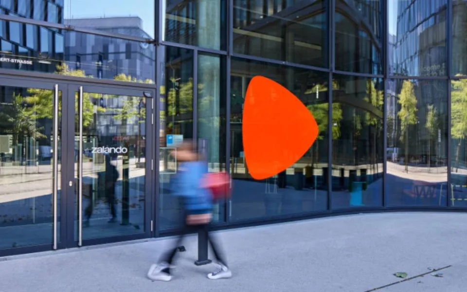 Zalando zavírá velké logistické centrum se 2,7 tisíci zaměstnanci