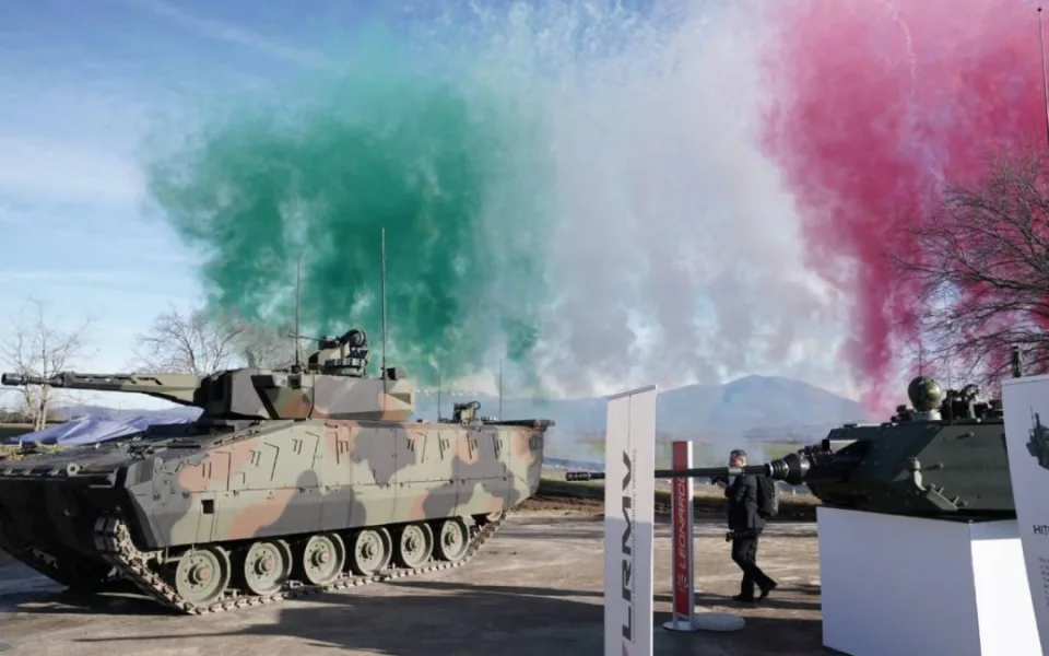Ocelový rys na bojišti: Itálie přebírá první vozidla Lynx KF-41