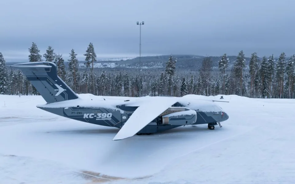 KC-390 prošel ve Švédsku zkouškou pro provoz v Arktidě