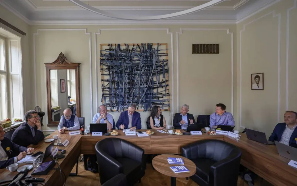 Návrh rozpočtu EU normalizuje společné zadlužování, míní evropští odborníci