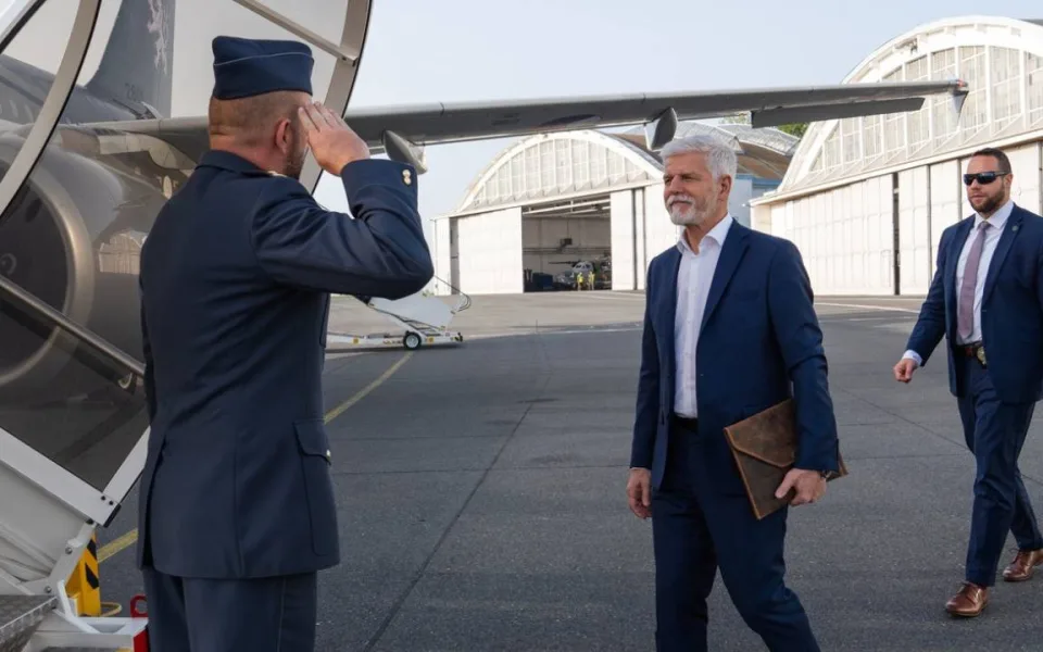 Spor o summit NATO: Pavel trvá na účasti, jinak zváží Ústavní soud