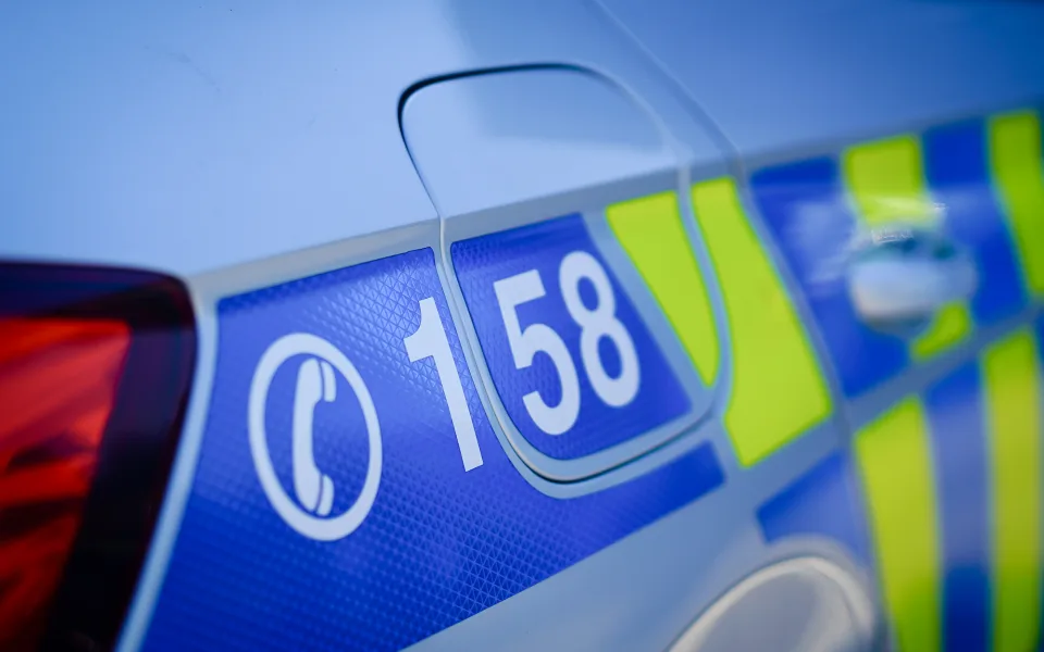 Autobus se u Vimperka čelně střetl s autem. Zranil se řidič osobního vozu