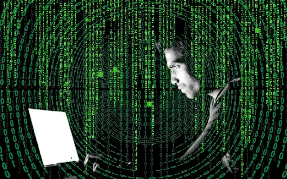 KOMENTÁŘ: Když AI hackuje: skutečná hrozba, nebo dobře prodaný experiment?