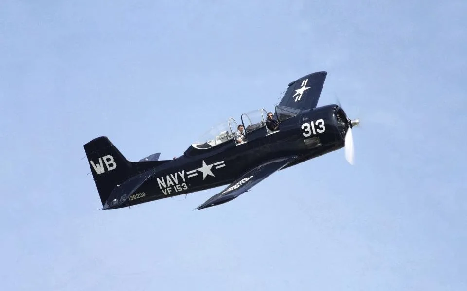 Na letišti v Chebu se představí Mustang, Corsair i akrobat Šonka na dvou strojích