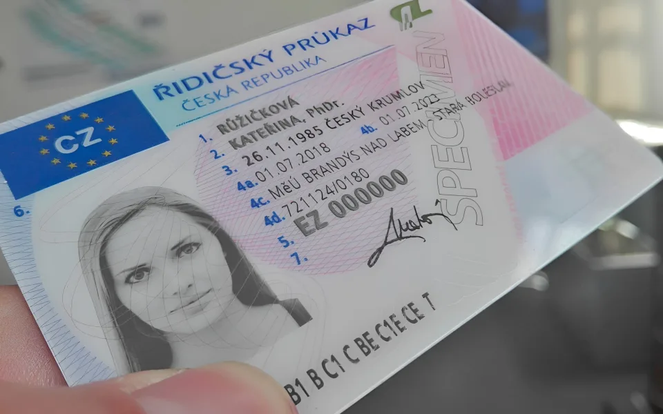 Máte řidičák? Letos končí platnost 284 tisícům průkazů