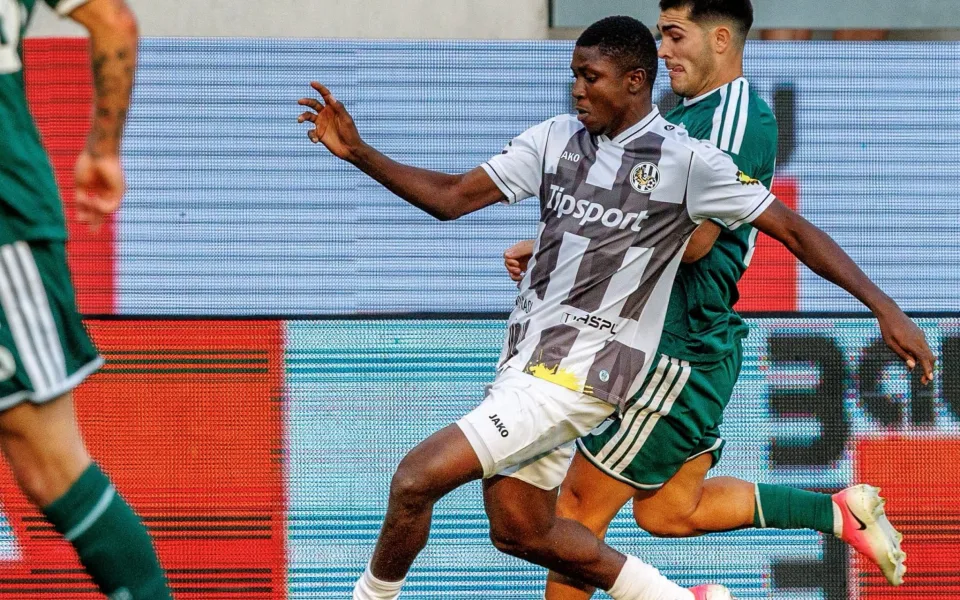 Hradec v Evropě končí. Panathinaikos rozhodl o postupu z penalty v prodloužení